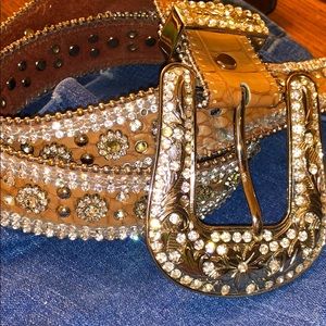 Angel Ranch Women’s Rhinestone Faux Gator Belt